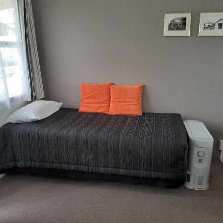 Featherston Motels And Camping Dış mekan fotoğraf