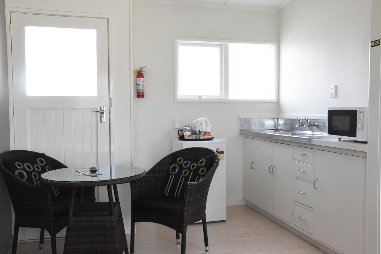 Featherston Motels And Camping Dış mekan fotoğraf