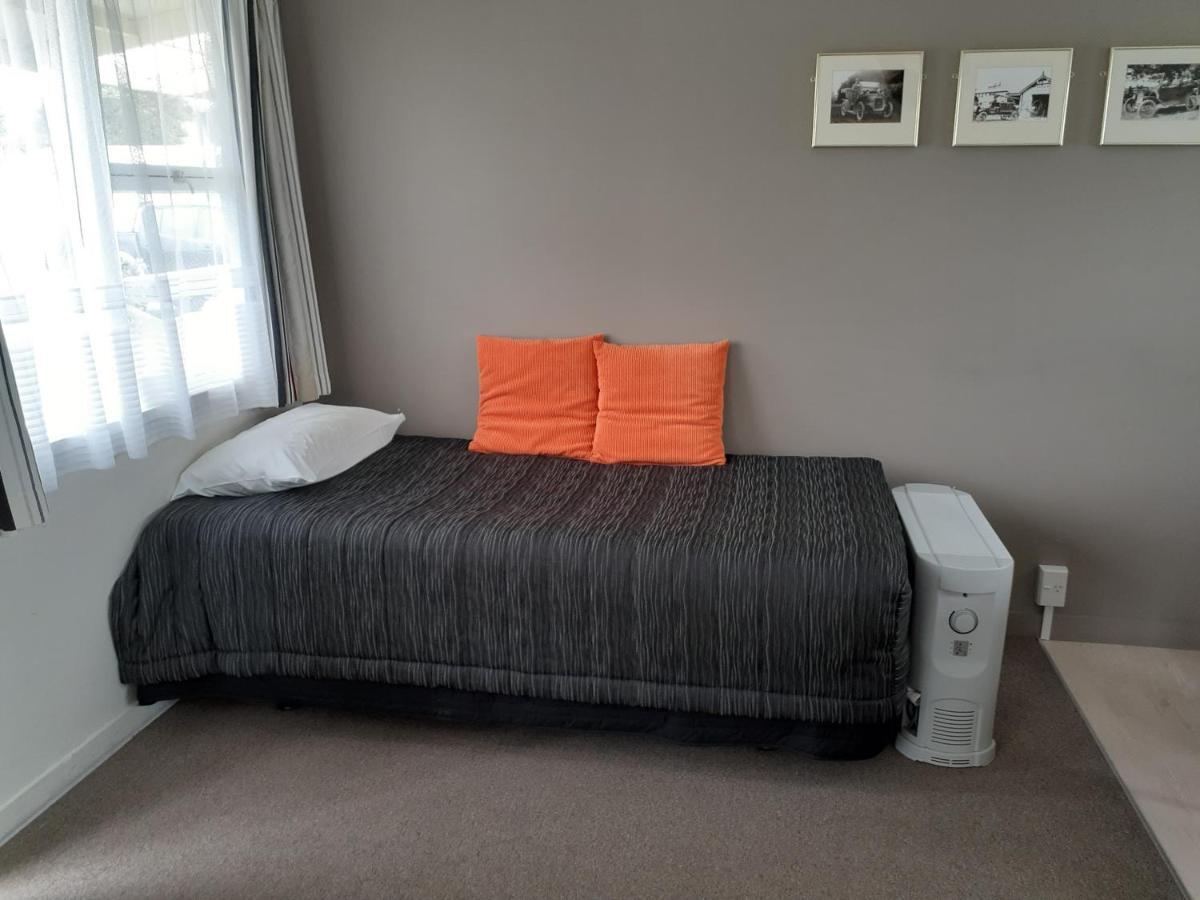 Featherston Motels And Camping Dış mekan fotoğraf