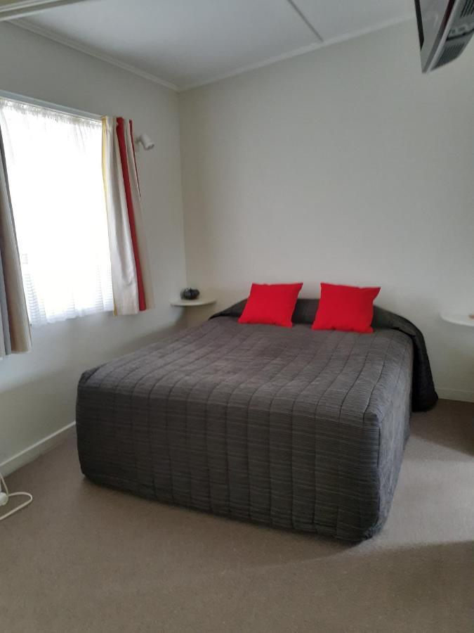 Featherston Motels And Camping Dış mekan fotoğraf