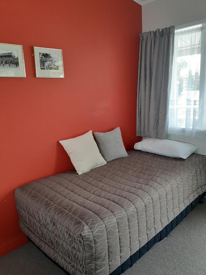 Featherston Motels And Camping Dış mekan fotoğraf