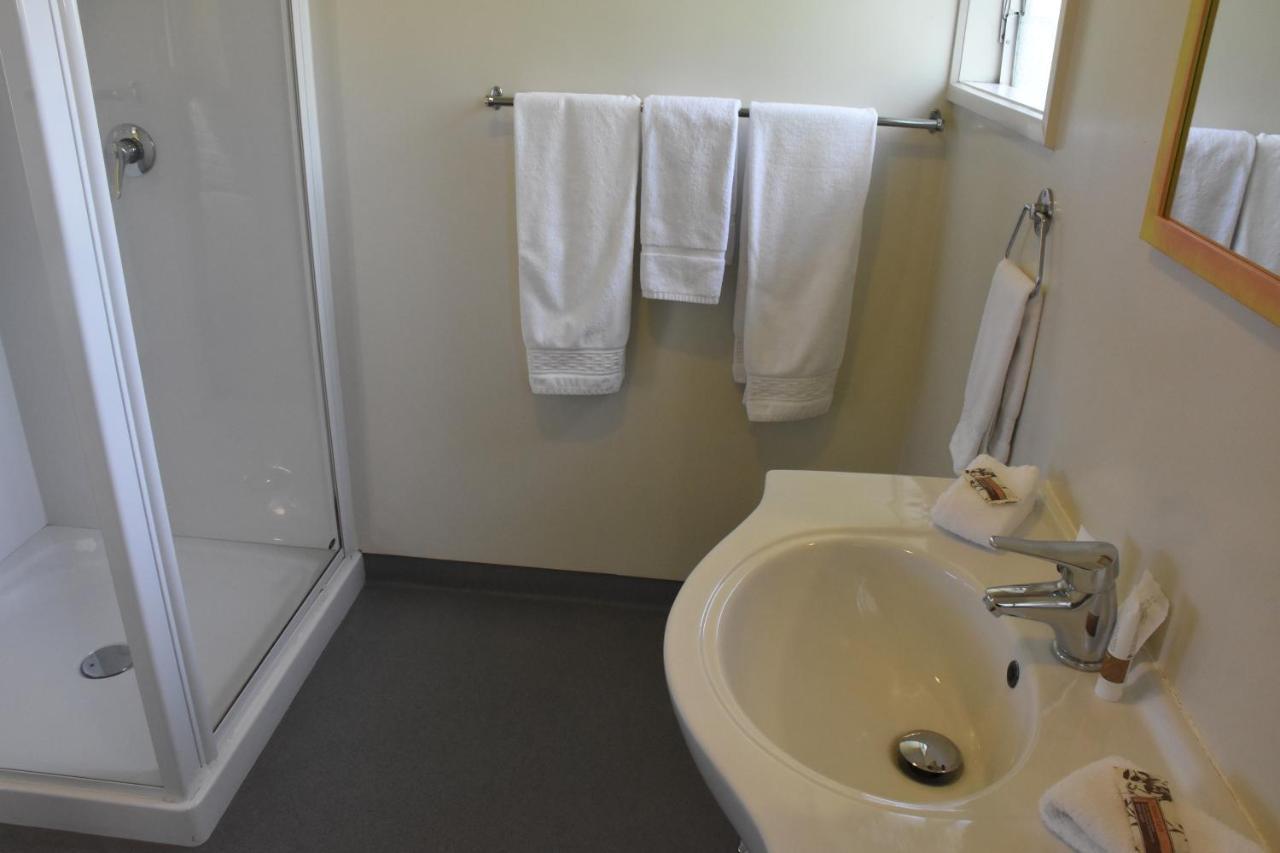 Featherston Motels And Camping Dış mekan fotoğraf
